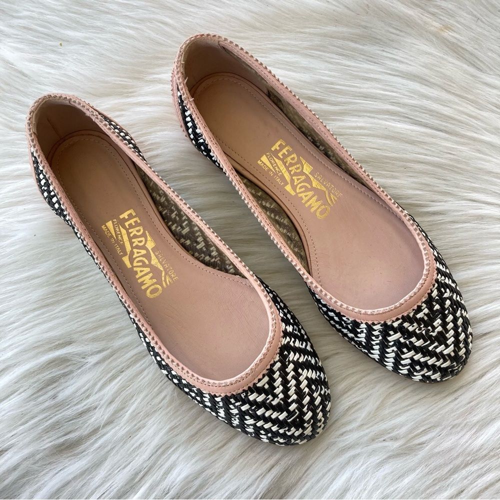 SALVATORE FERRAGAMO Intrecciato Black White Pink Ballet Varina Vera Flats sz. 4.
